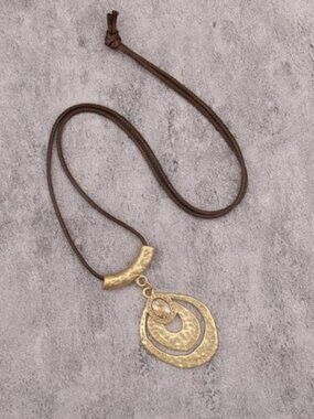 Leather Necklace for Women Vintage Boho Necklaces Black Cord Choker With Pendan